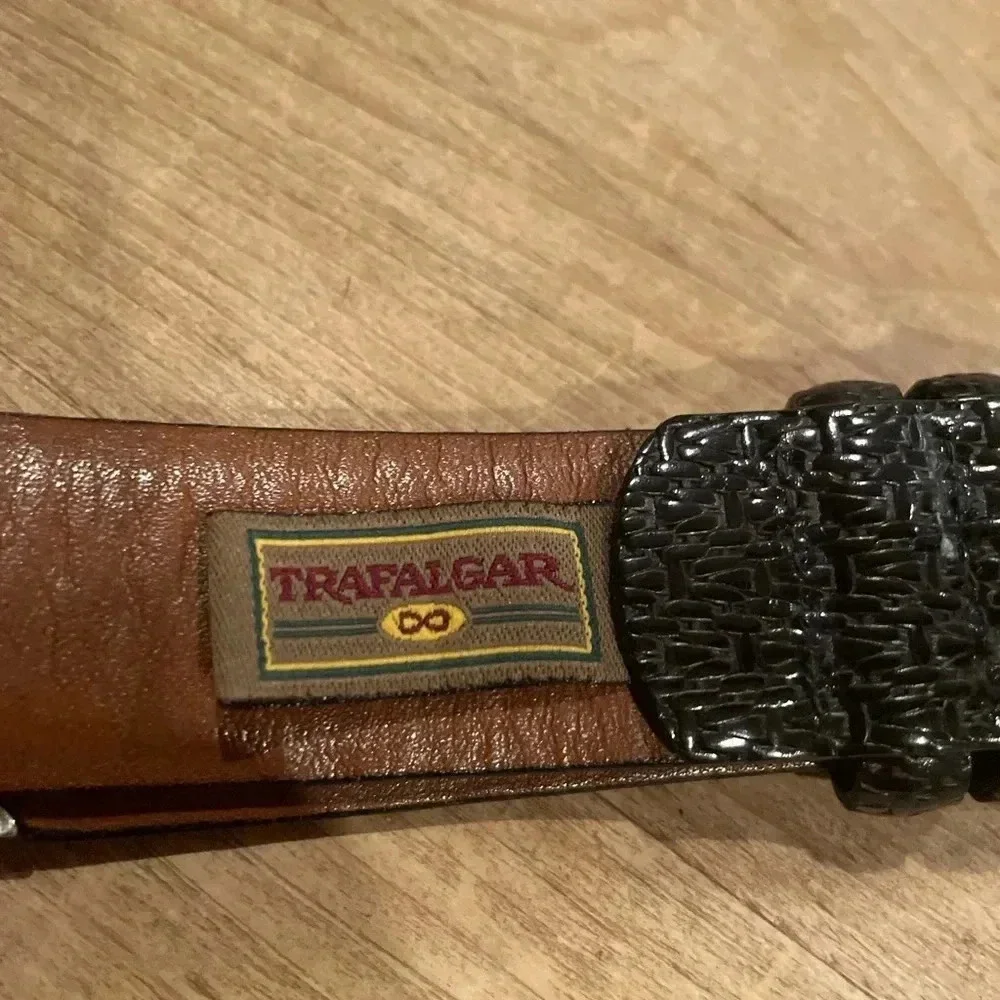 NWOT Trafalgar Unisex leather/black/silver belt Made in USA Men’s 32